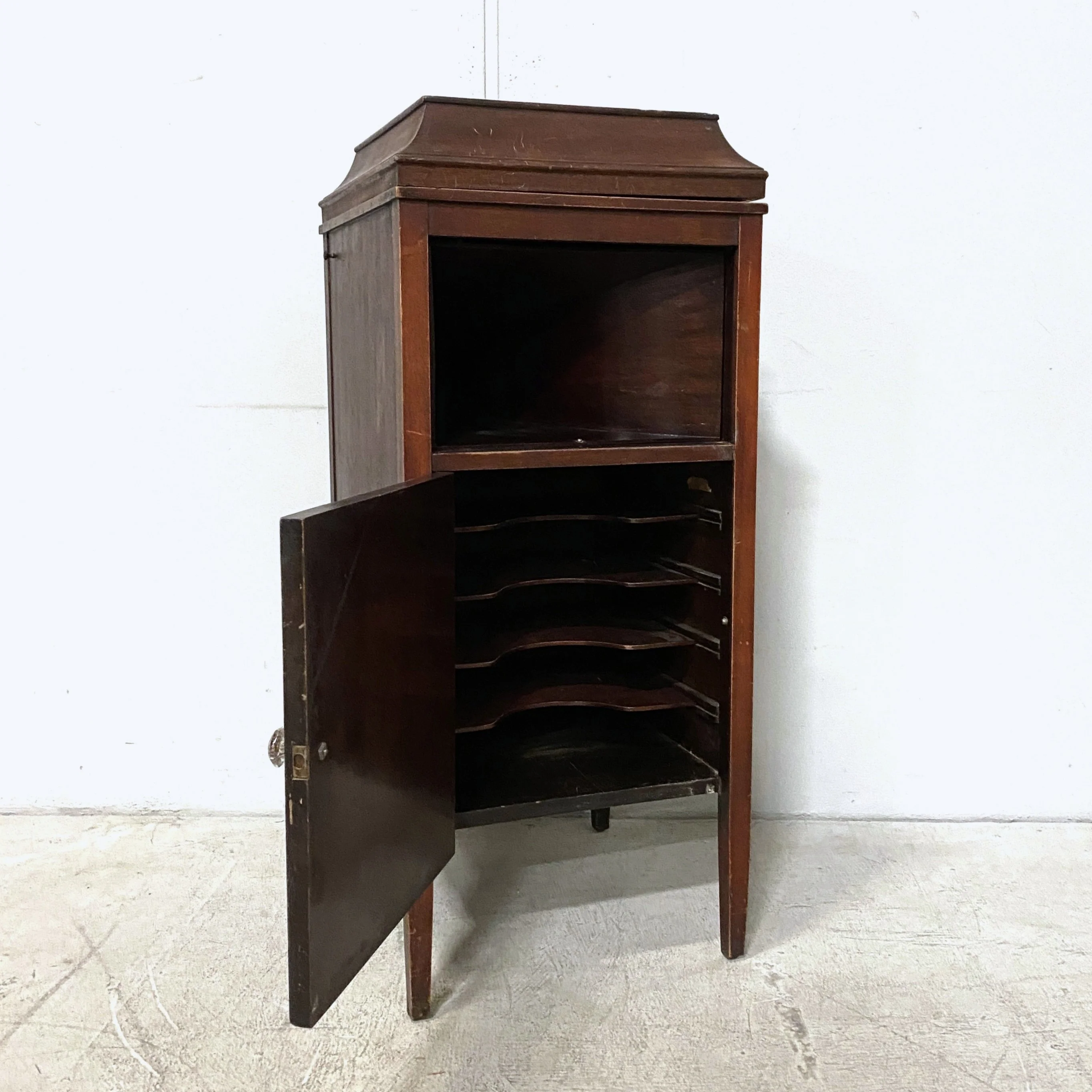 Antique Wind-up Upright Phonograph - Image 3
