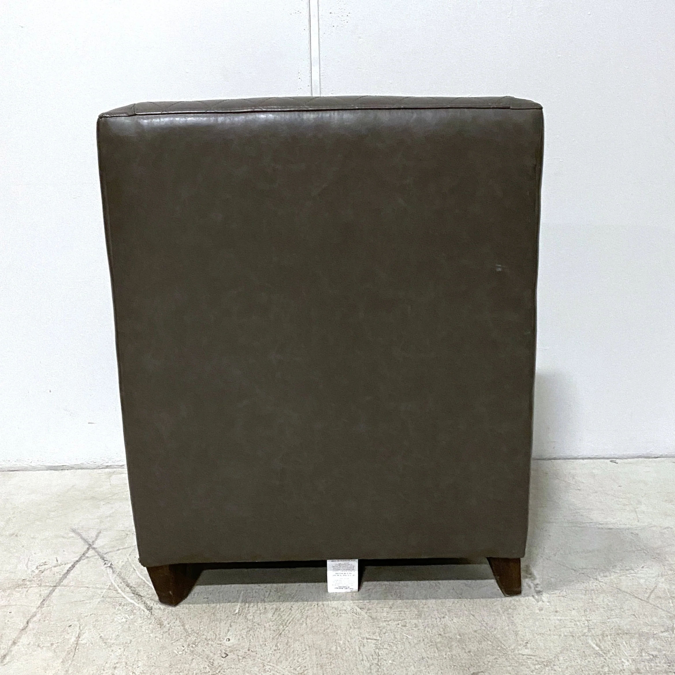 Quilted Leather Armchair - Image 4
