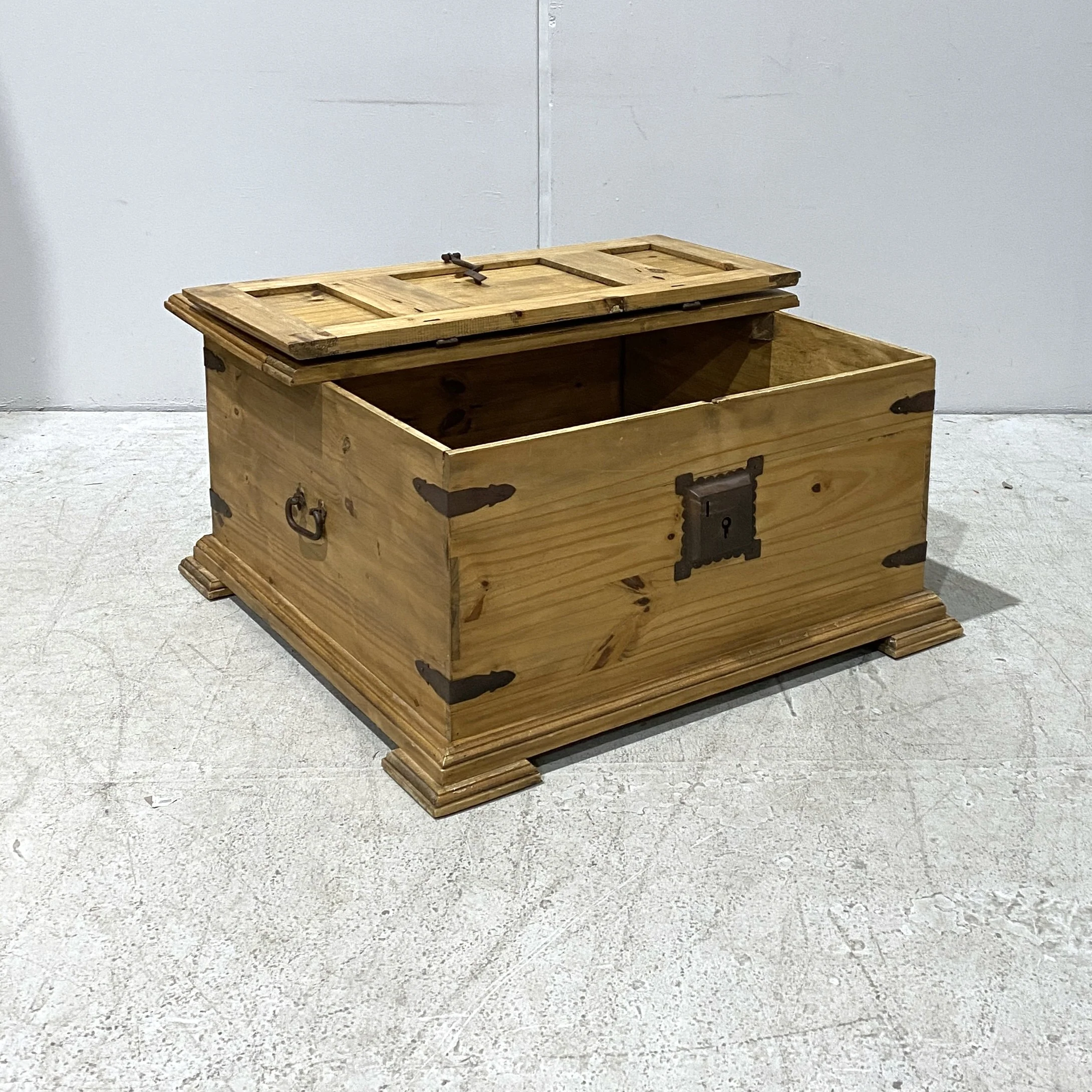 Rustic Coffee Table - Image 4