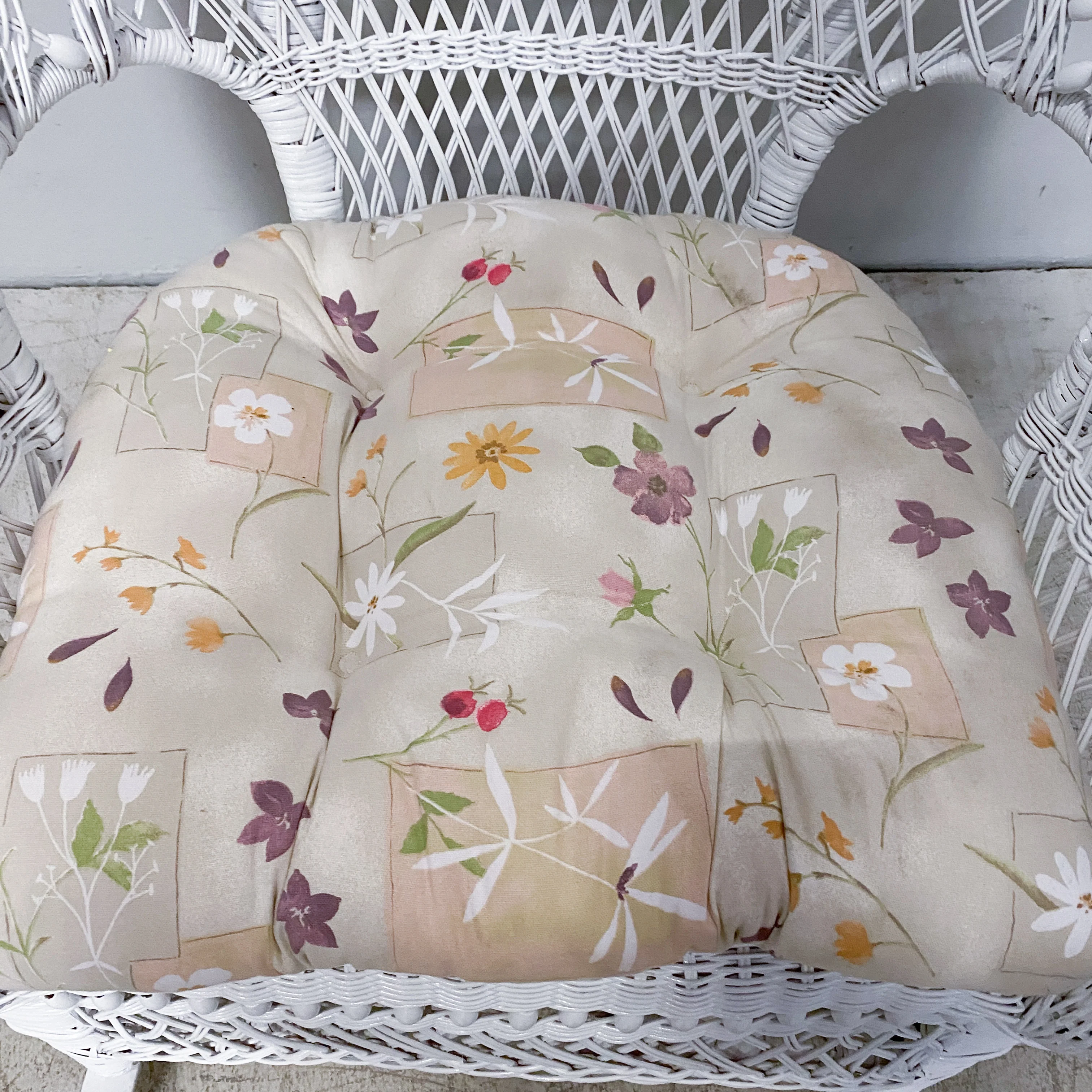 White Wicker Chair Set - Image 5