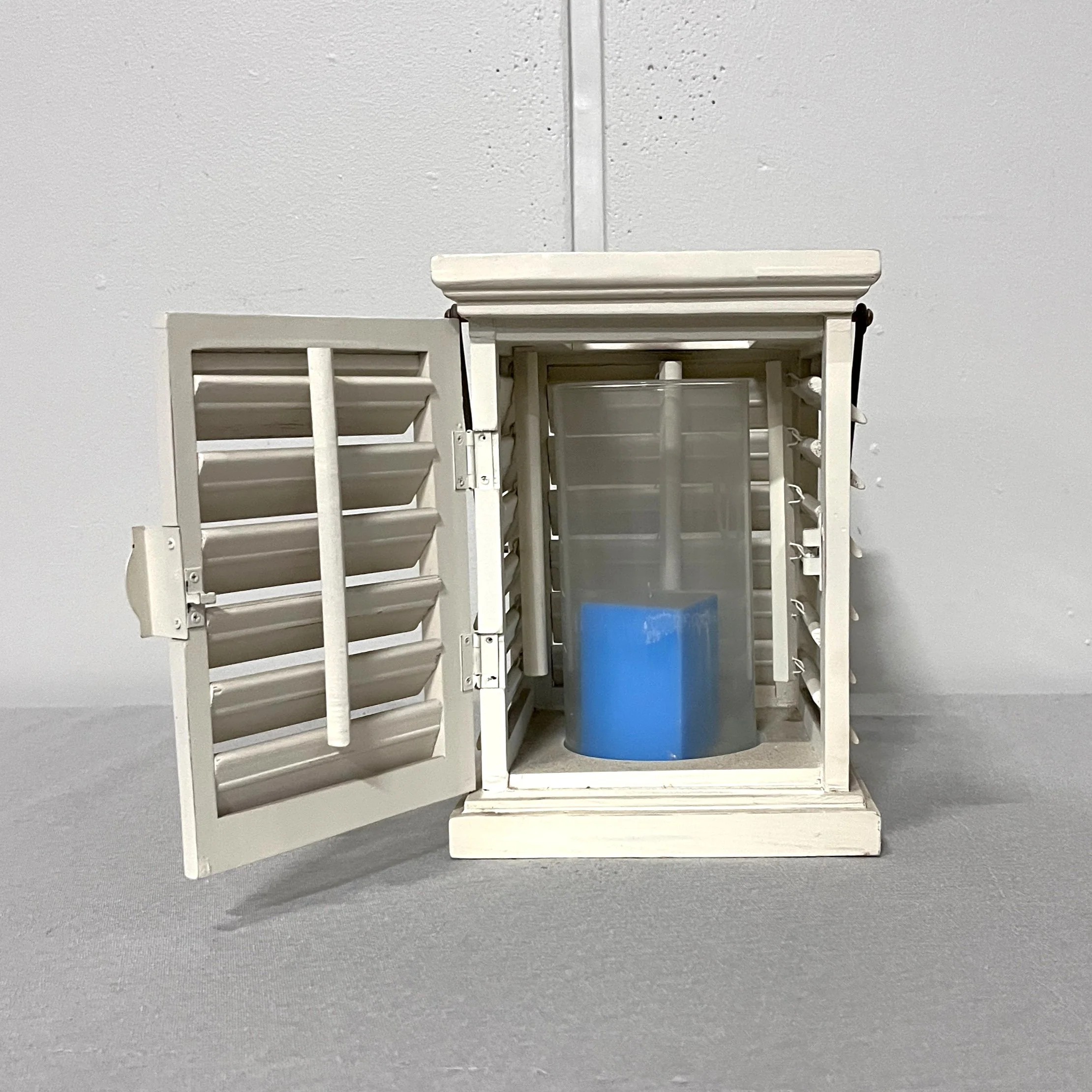 Wood Shutters Lantern - Image 2